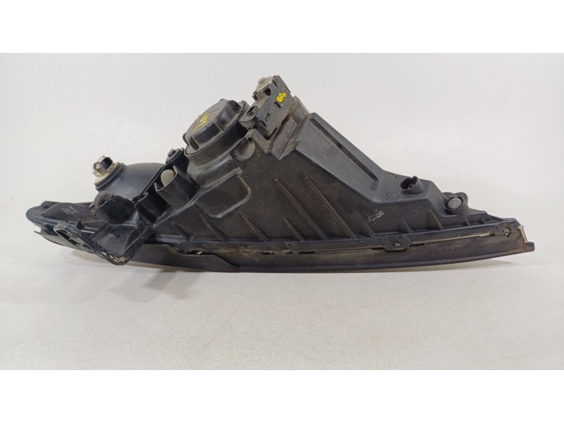 Recambio de faro derecho para ssangyong actyon i 200 xdi 4wd referencia OEM IAM 8310231303  