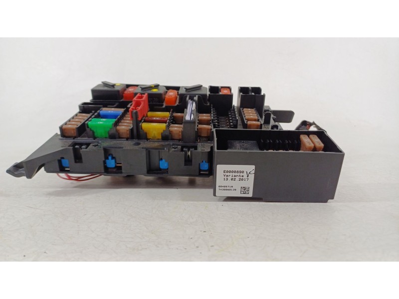 Recambio de caja reles / fusibles para bmw i3 (i01) i3 referencia OEM IAM 9360501  7430060139