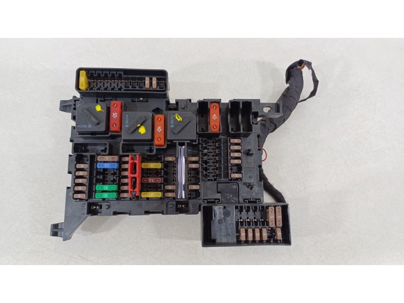 Recambio de caja reles / fusibles para bmw i3 (i01) i3 referencia OEM IAM 9360501  7430060139