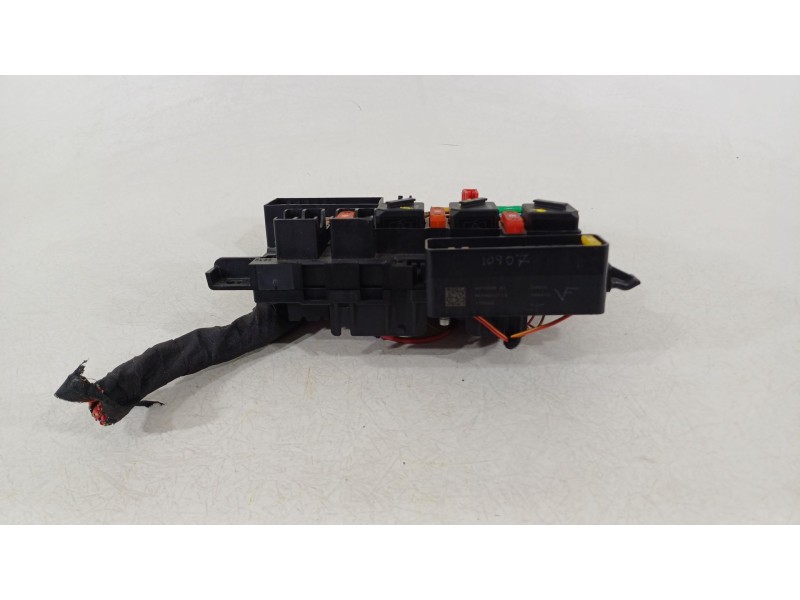 Recambio de caja reles / fusibles para bmw i3 (i01) i3 referencia OEM IAM 9360501  7430060139