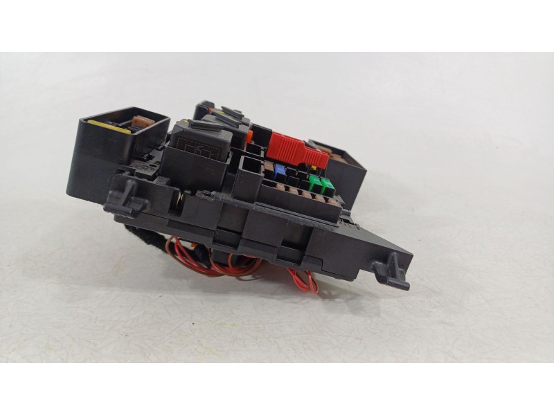 Recambio de caja reles / fusibles para bmw i3 (i01) i3 referencia OEM IAM 9360501  7430060139