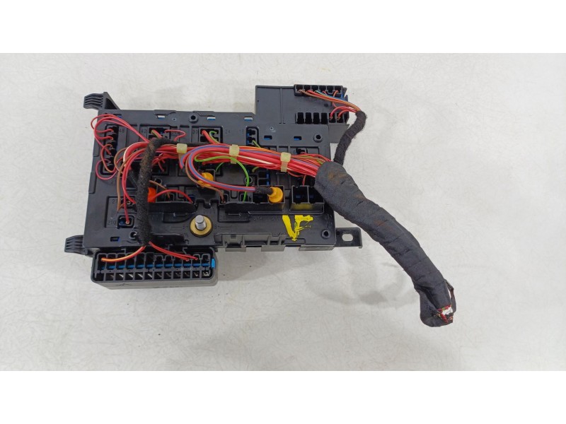 Recambio de caja reles / fusibles para bmw i3 (i01) i3 referencia OEM IAM 9360501  7430060139
