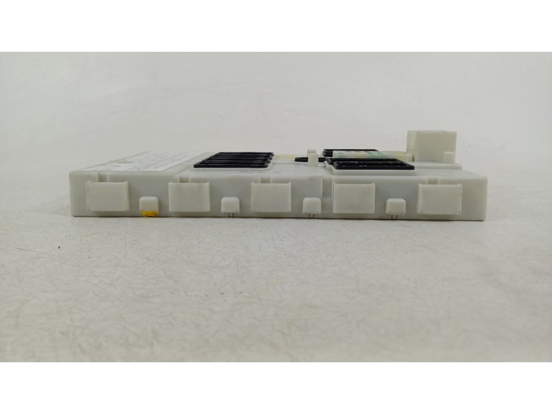 Recambio de caja reles / fusibles para bmw i3 (i01) i3 referencia OEM IAM 61356847036  6847036