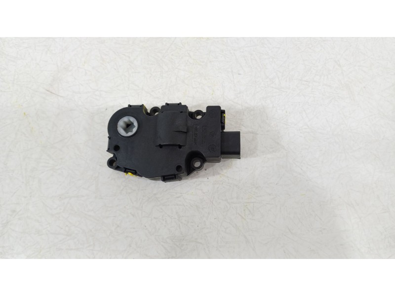Recambio de motor apertura trampillas climatizador para bmw i3 (i01) i3 referencia OEM IAM 64119321034  28032017