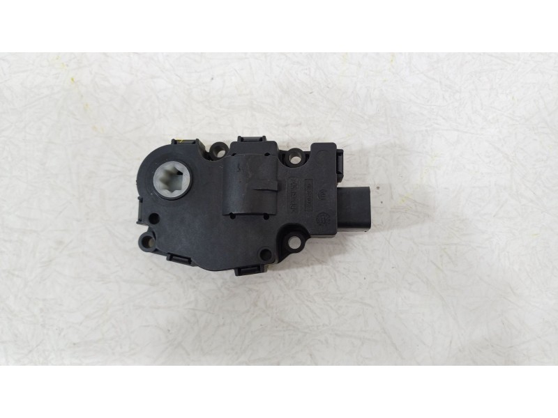 Recambio de motor apertura trampillas climatizador para bmw i3 (i01) i3 referencia OEM IAM 64119321034  