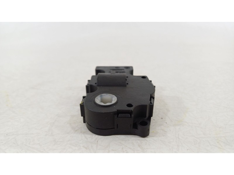 Recambio de motor apertura trampillas climatizador para bmw i3 (i01) i3 referencia OEM IAM 64119321034  