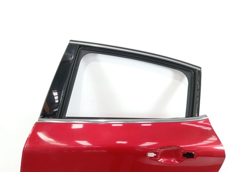 Recambio de puerta trasera izquierda para peugeot 208 1.2 12v vti referencia OEM IAM   