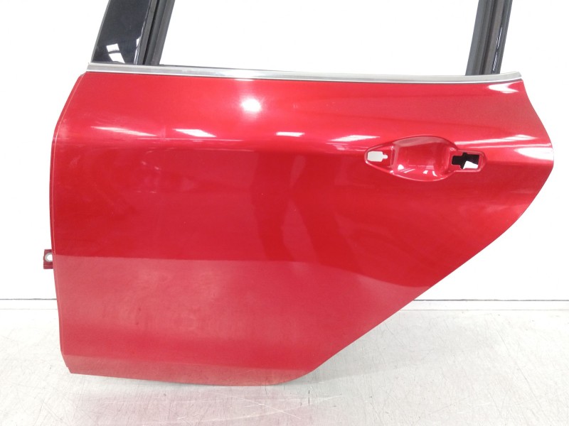 Recambio de puerta trasera izquierda para peugeot 208 1.2 12v vti referencia OEM IAM   