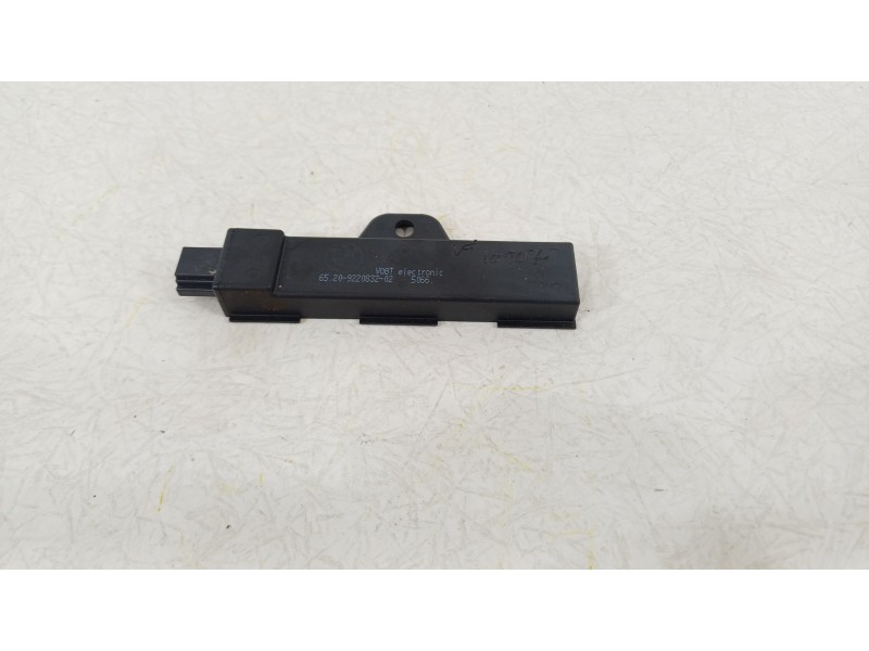 Recambio de antena para bmw i3 (i01) i3 referencia OEM IAM 65209220832  
