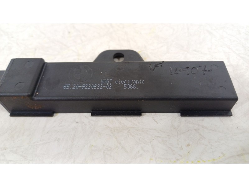 Recambio de antena para bmw i3 (i01) i3 referencia OEM IAM 65209220832  