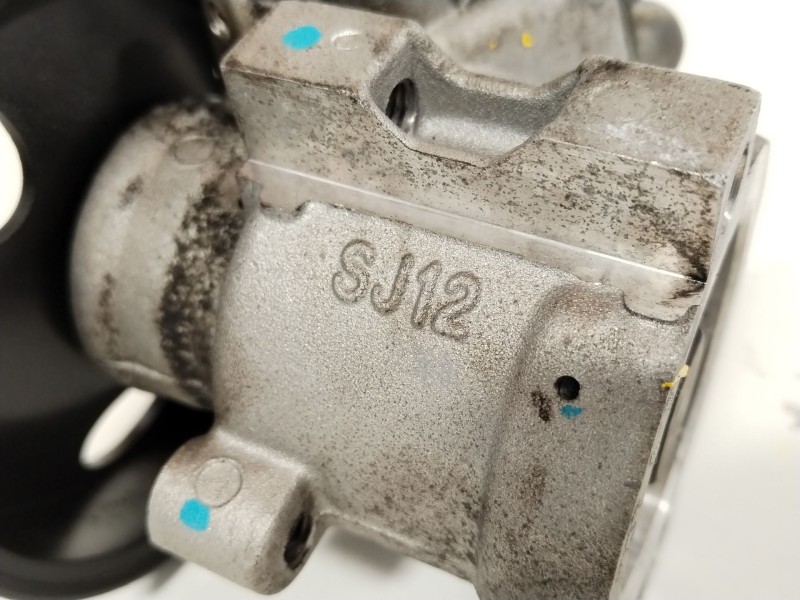 Recambio de bomba direccion para chevrolet captiva (c100, c140) 2.0 d 4wd referencia OEM IAM 25980806  