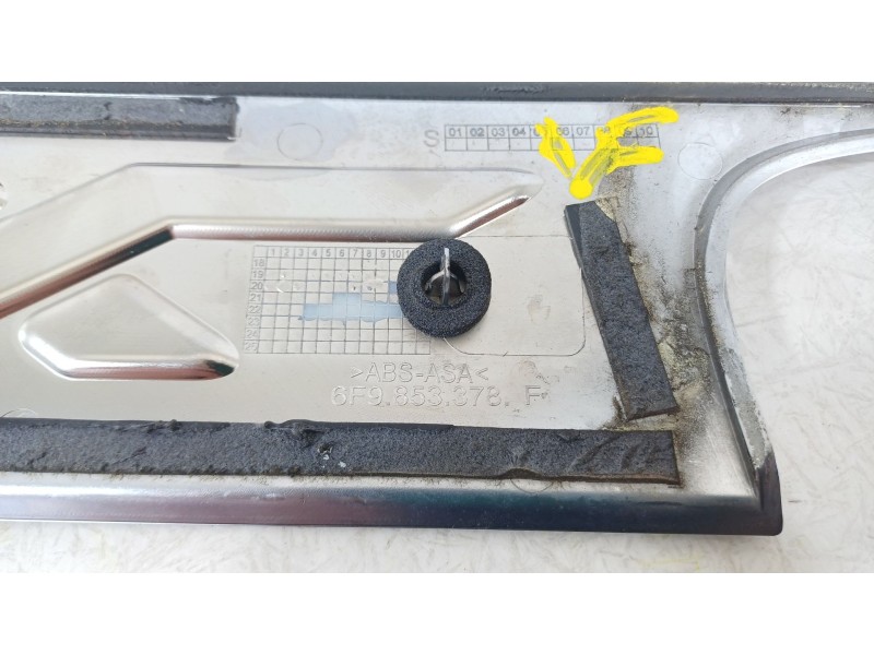 Recambio de moldura para seat arona (kj7, kjp) 1.0 tsi referencia OEM IAM 6F9853378F  