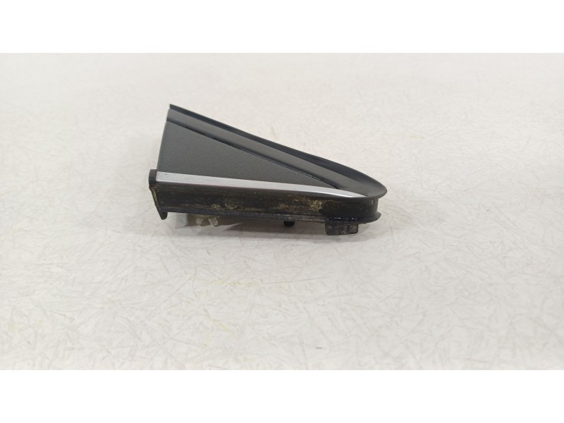 Recambio de moldura para seat arona (kj7, kjp) 1.0 tsi referencia OEM IAM 6F9853274F  