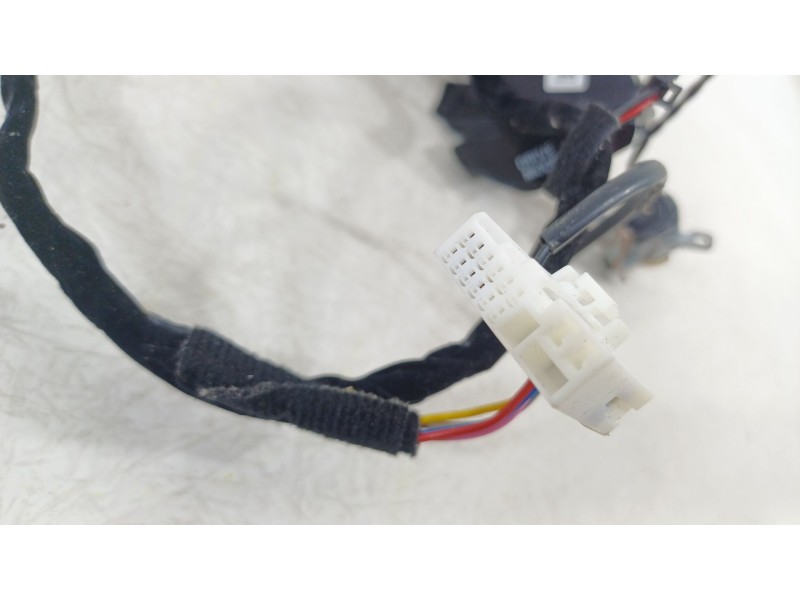 Recambio de mando volante para kia niro (de) 1.6 gdi hybrid referencia OEM IAM 96700CV990FHV 96780AT000 96770AT000