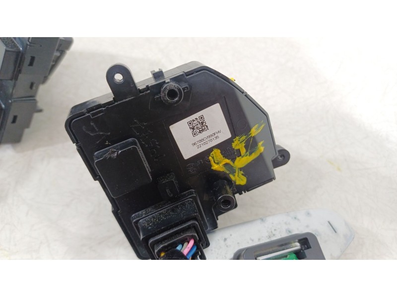 Recambio de mando volante para kia niro (de) 1.6 gdi hybrid referencia OEM IAM 96700CV990FHV 96780AT000 96770AT000