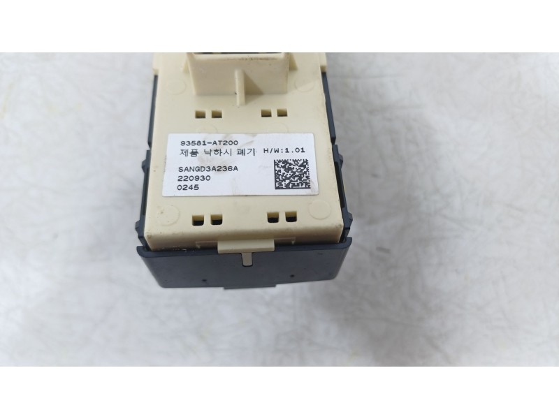Recambio de mando elevalunas delantero derecho para kia niro (de) 1.6 gdi hybrid referencia OEM IAM 93581AT200  