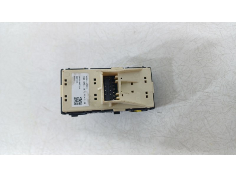 Recambio de mando elevalunas trasero derecho para kia niro (de) 1.6 gdi hybrid referencia OEM IAM 93581AT000  