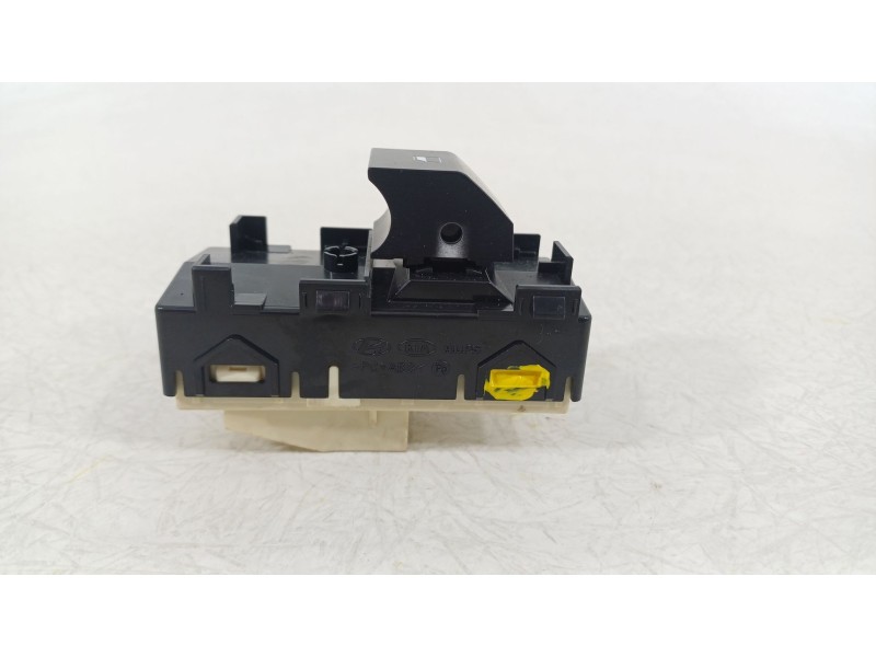 Recambio de mando elevalunas trasero izquierdo para kia niro (de) 1.6 gdi hybrid referencia OEM IAM 93581AT000  