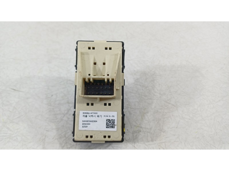 Recambio de mando elevalunas trasero izquierdo para kia niro (de) 1.6 gdi hybrid referencia OEM IAM 93581AT000  