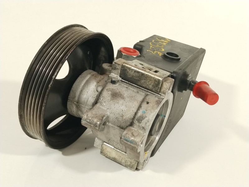 Recambio de bomba direccion para ssangyong rodius xdi referencia OEM IAM 6654602880  