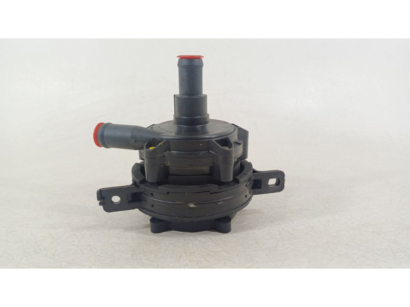 Recambio de bomba agua para opel ampera (r12) ev 150 referencia OEM IAM 13579713  