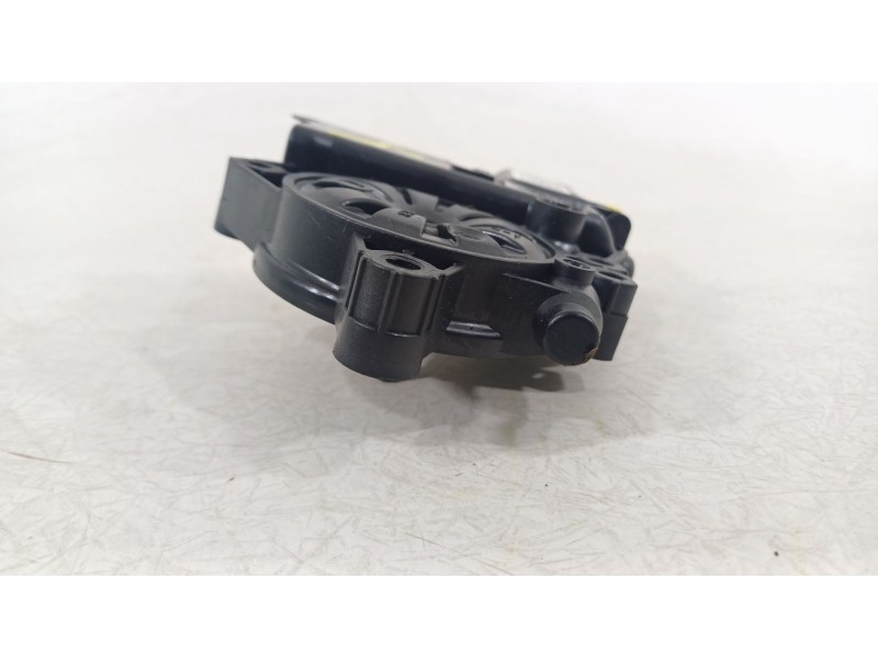 Recambio de motor elevalunas delantero izquierdo para kia niro (de) 1.6 gdi hybrid referencia OEM IAM 82450AT100  