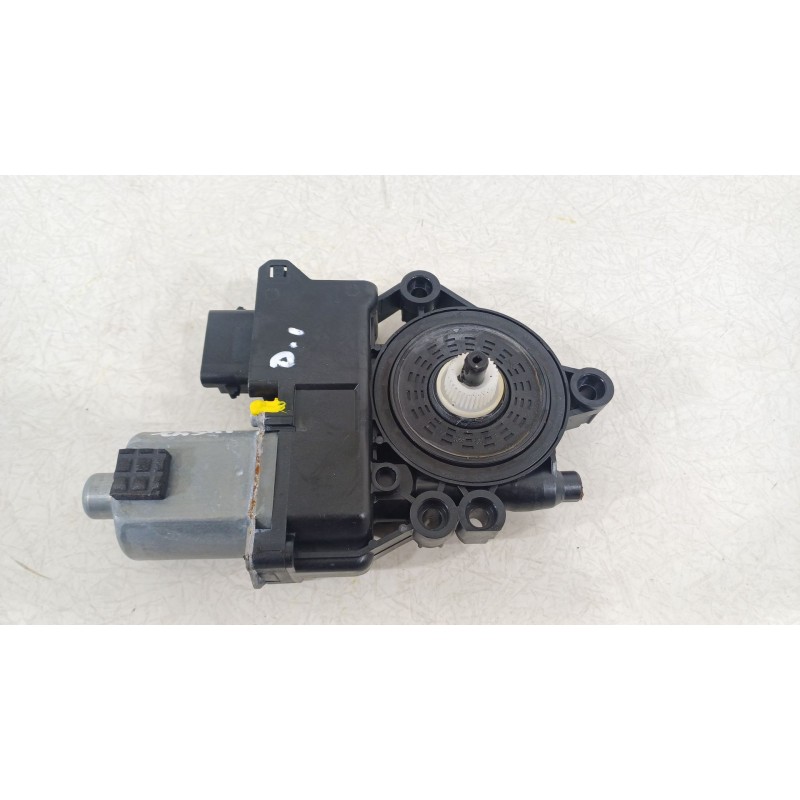 Recambio de motor elevalunas delantero izquierdo para kia niro (de) 1.6 gdi hybrid referencia OEM IAM 82450AT100  