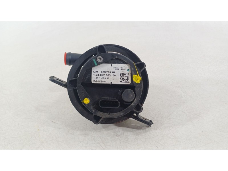 Recambio de bomba agua para opel ampera (r12) ev 150 referencia OEM IAM 13579710  