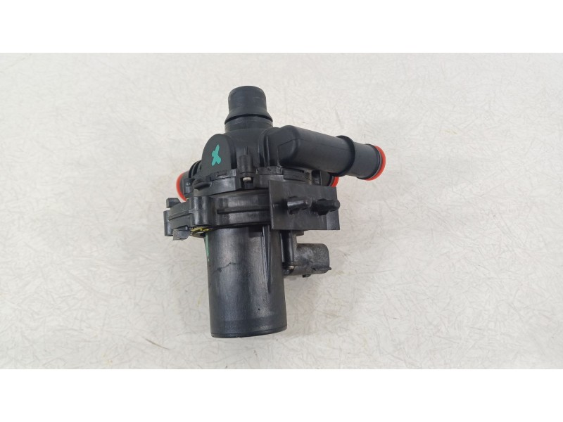 Recambio de bomba agua para opel ampera (r12) ev 150 referencia OEM IAM 22830924  