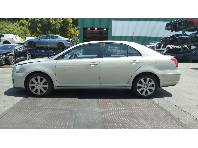 toyota avensis (_t25_) del año 2008