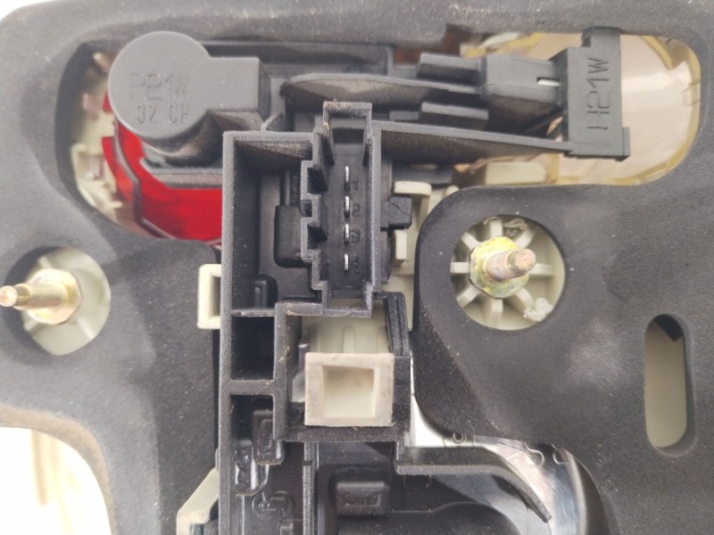 Recambio de piloto trasero derecho en porton para volkswagen touareg (7la) tdi r5 referencia OEM IAM 7L6945094H  