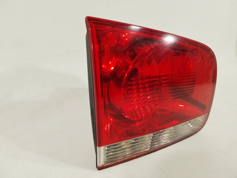 Recambio de piloto trasero izquierdo en porton para volkswagen touareg (7la) tdi r5 referencia OEM IAM 7L6945093H  