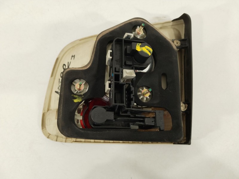 Recambio de piloto trasero izquierdo en porton para volkswagen touareg (7la) tdi r5 referencia OEM IAM 7L6945093H  