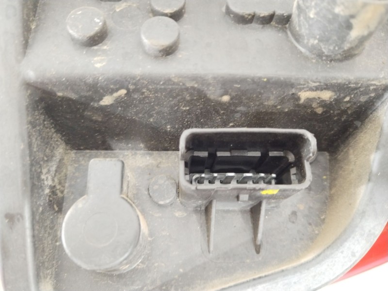 Recambio de piloto trasero izquierdo para renault clio iii exception referencia OEM IAM 8200459962  