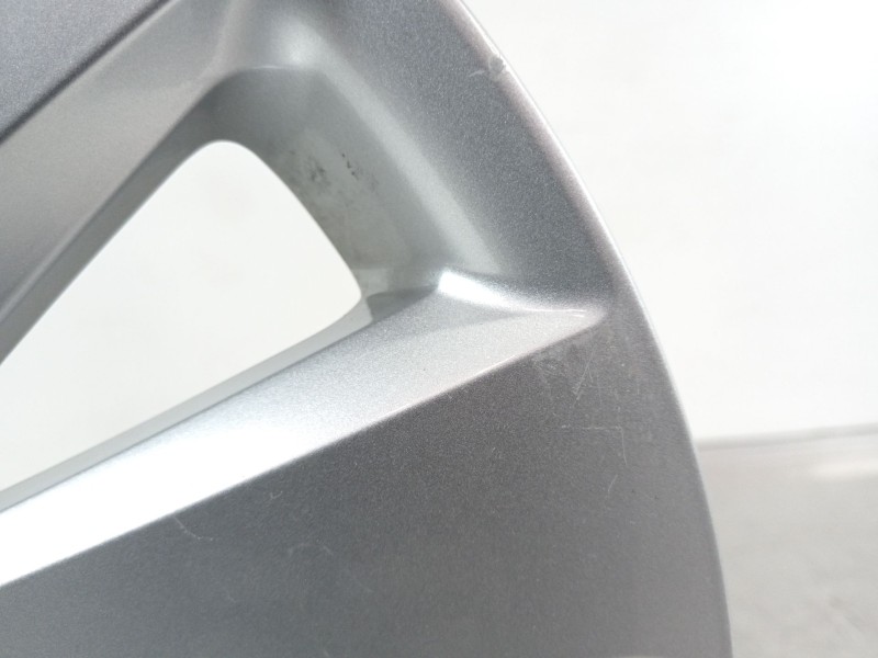 Recambio de llanta para seat arona xperience referencia OEM IAM 6F9601025  