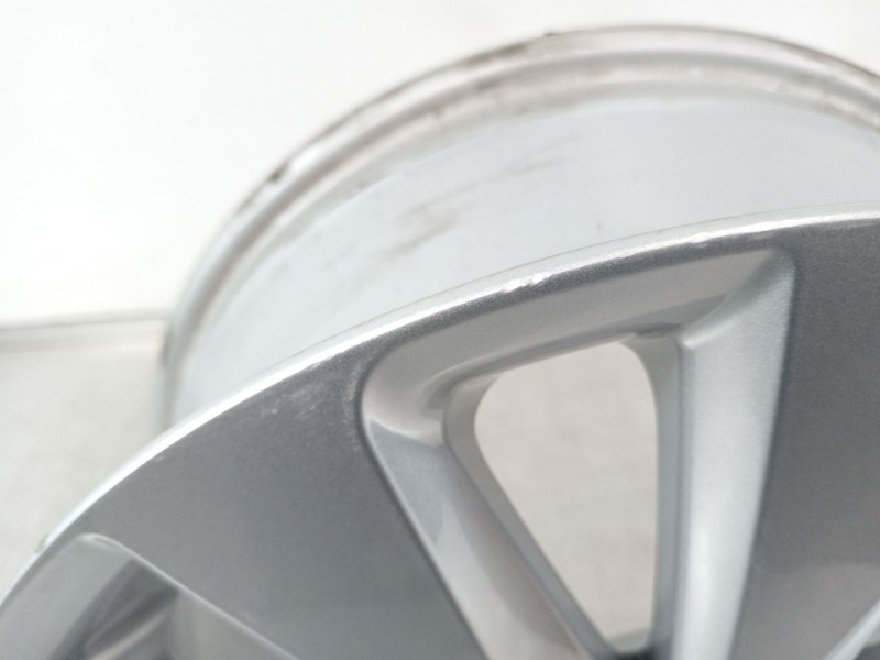 Recambio de llanta para seat arona xperience referencia OEM IAM 6F9601025  