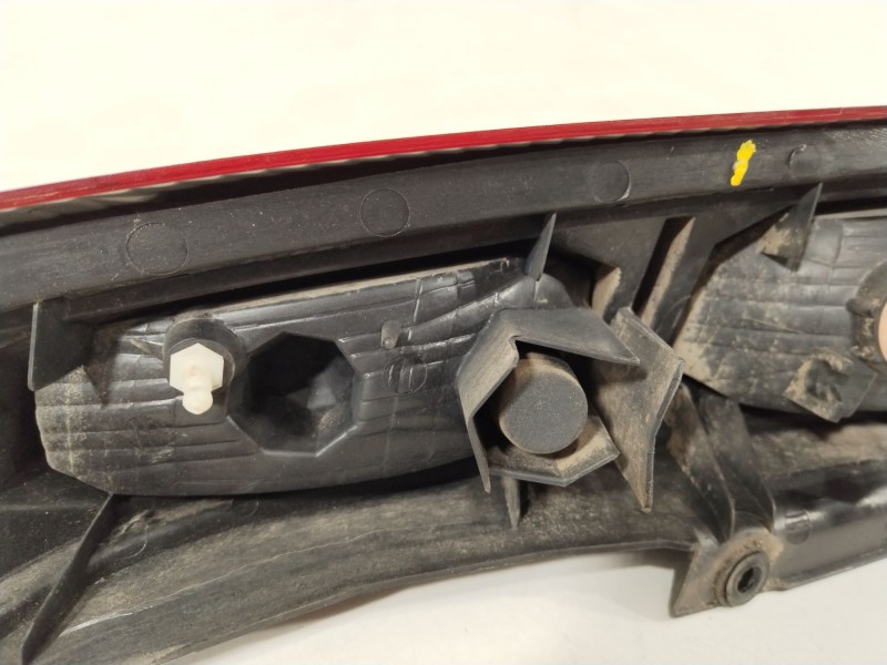 Recambio de piloto trasero izquierdo para nissan x-trail (t30) comfort referencia OEM IAM 26555EQ025  