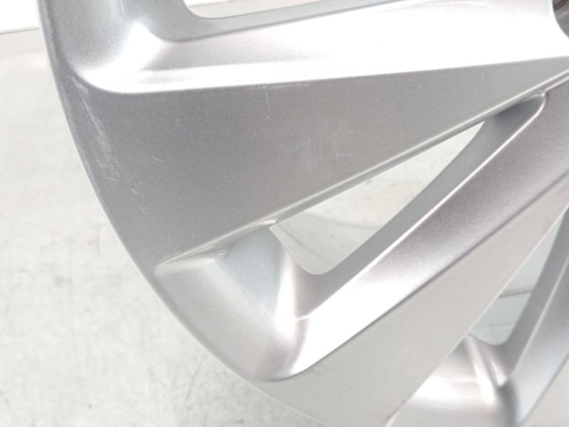 Recambio de llanta para seat arona xperience referencia OEM IAM 6F9601025  