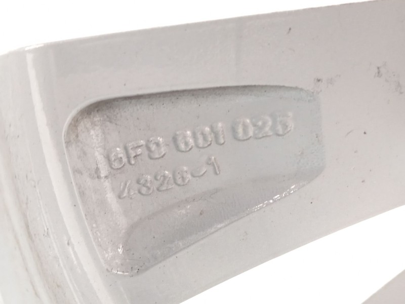 Recambio de llanta para seat arona xperience referencia OEM IAM 6F9601025  