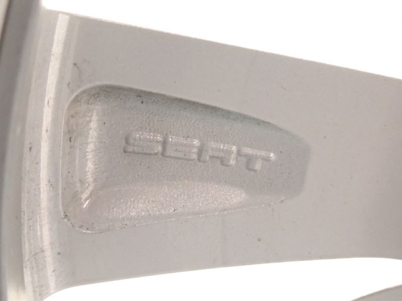 Recambio de llanta para seat arona xperience referencia OEM IAM 6F9601025  