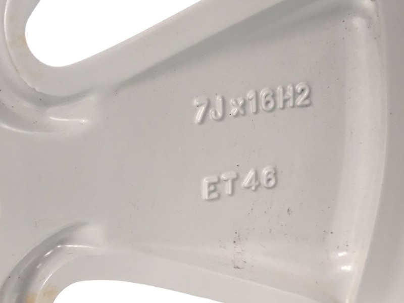 Recambio de llanta para skoda octavia combi (5e5) ambition referencia OEM IAM 5E3601025  