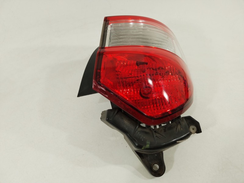 Recambio de piloto trasero derecho para toyota yaris active referencia OEM IAM 815500DB60  