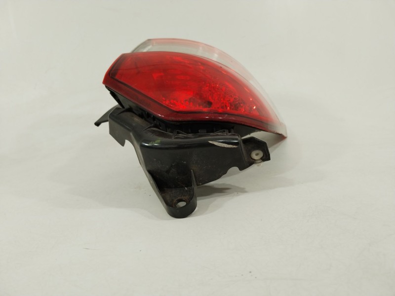 Recambio de piloto trasero derecho para toyota yaris active referencia OEM IAM 815500DB60  