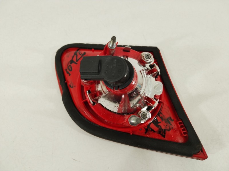 Recambio de piloto trasero derecho en porton para volkswagen passat berlina (3c2) advance plus referencia OEM IAM 3C5945094E  