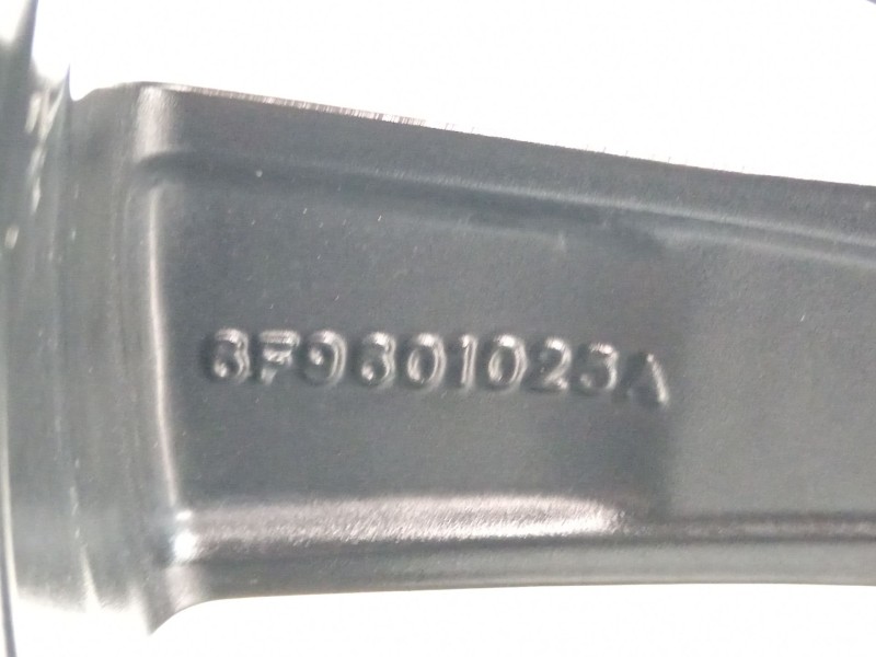 Recambio de llanta para seat arona xperience referencia OEM IAM 6F9601025  