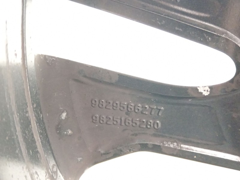 Recambio de llanta para peugeot 208 2020 referencia OEM IAM 9829566277  