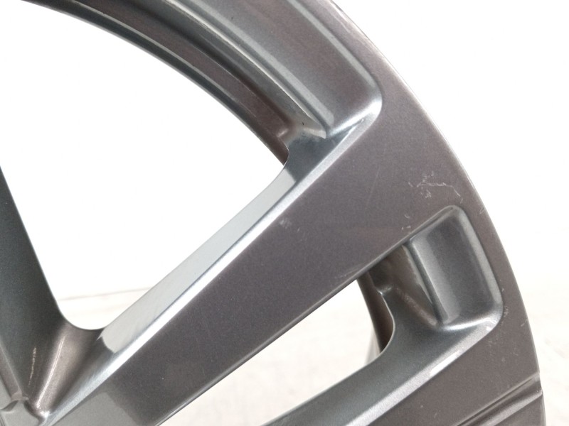 Recambio de llanta para peugeot 208 2020 referencia OEM IAM 9829566277  