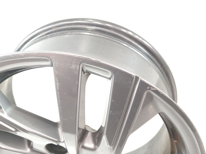 Recambio de llanta para peugeot 208 2020 referencia OEM IAM 9829566277  