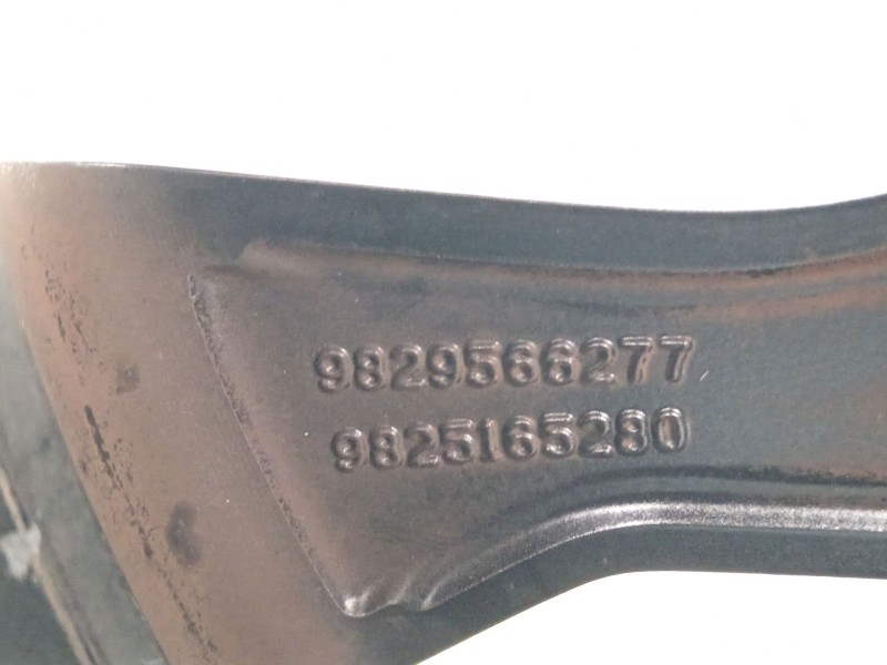 Recambio de llanta para peugeot 208 2020 referencia OEM IAM 9829566277  