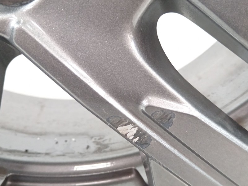 Recambio de llanta para peugeot 208 2020 referencia OEM IAM 9829566277  